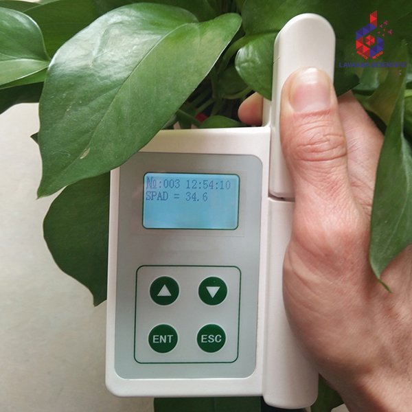 Portable Leaf Chlorophyll Meter by Top Cloud – Compact device for measuring chlorophyll content in leaves for plant health monitoring.